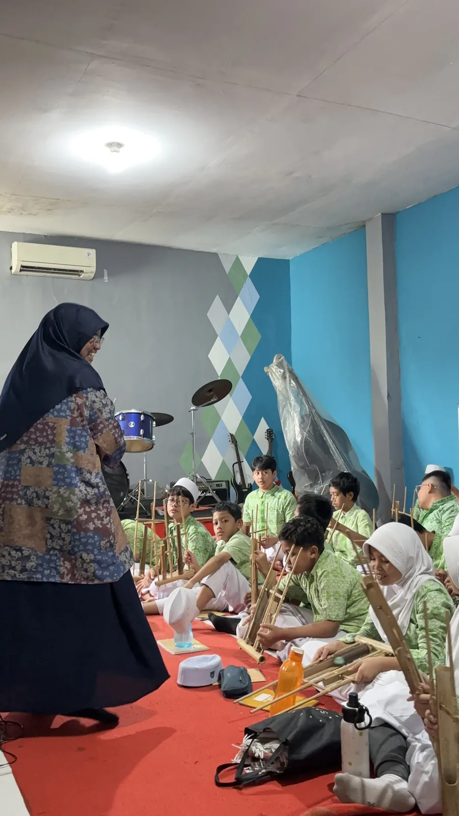 Kelas ekstrakurikuler angklung